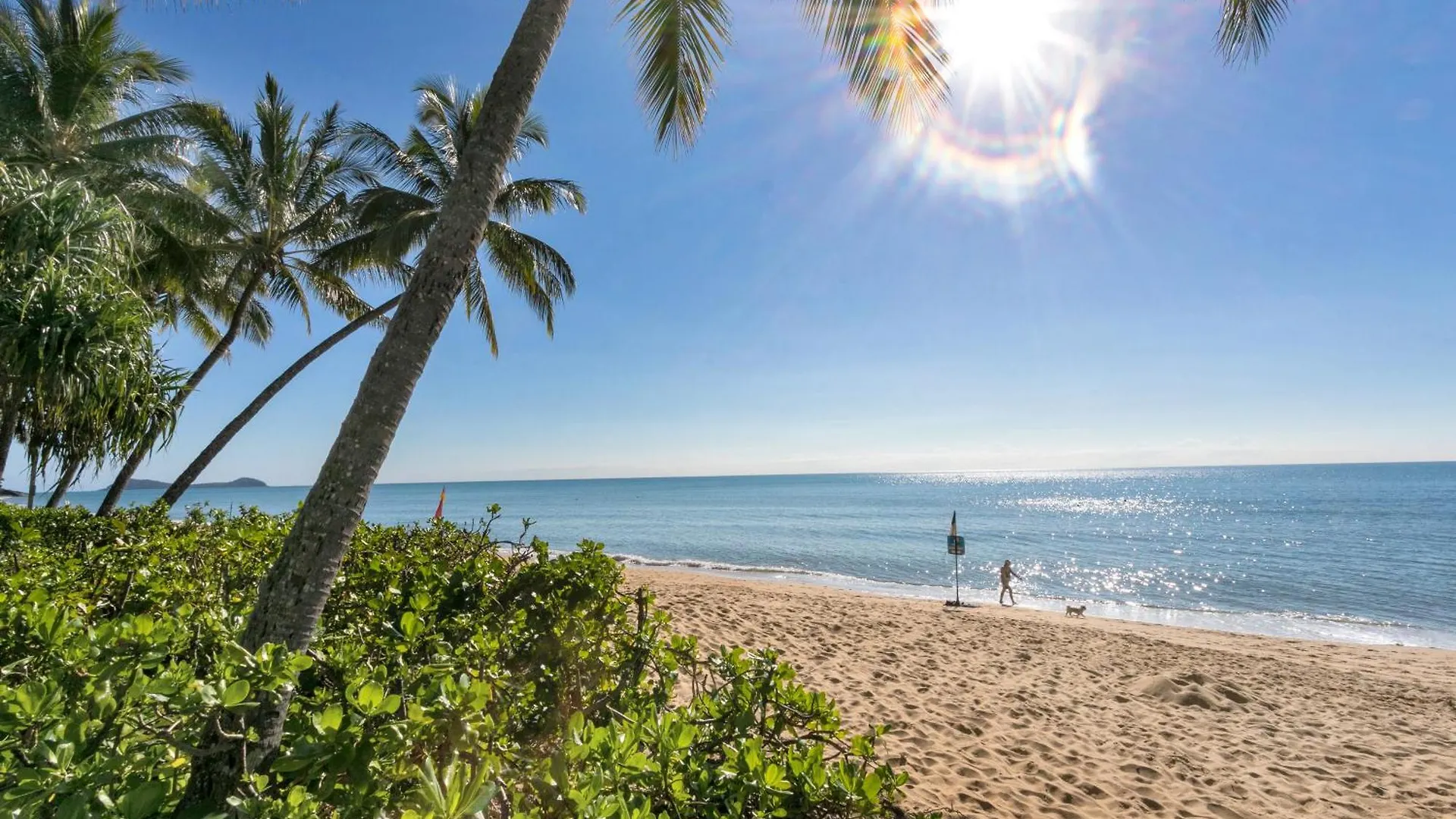 Trinity Beach 4Br Modern Getaway With Spa, Pet Friendly Feriehus Trinity Beach